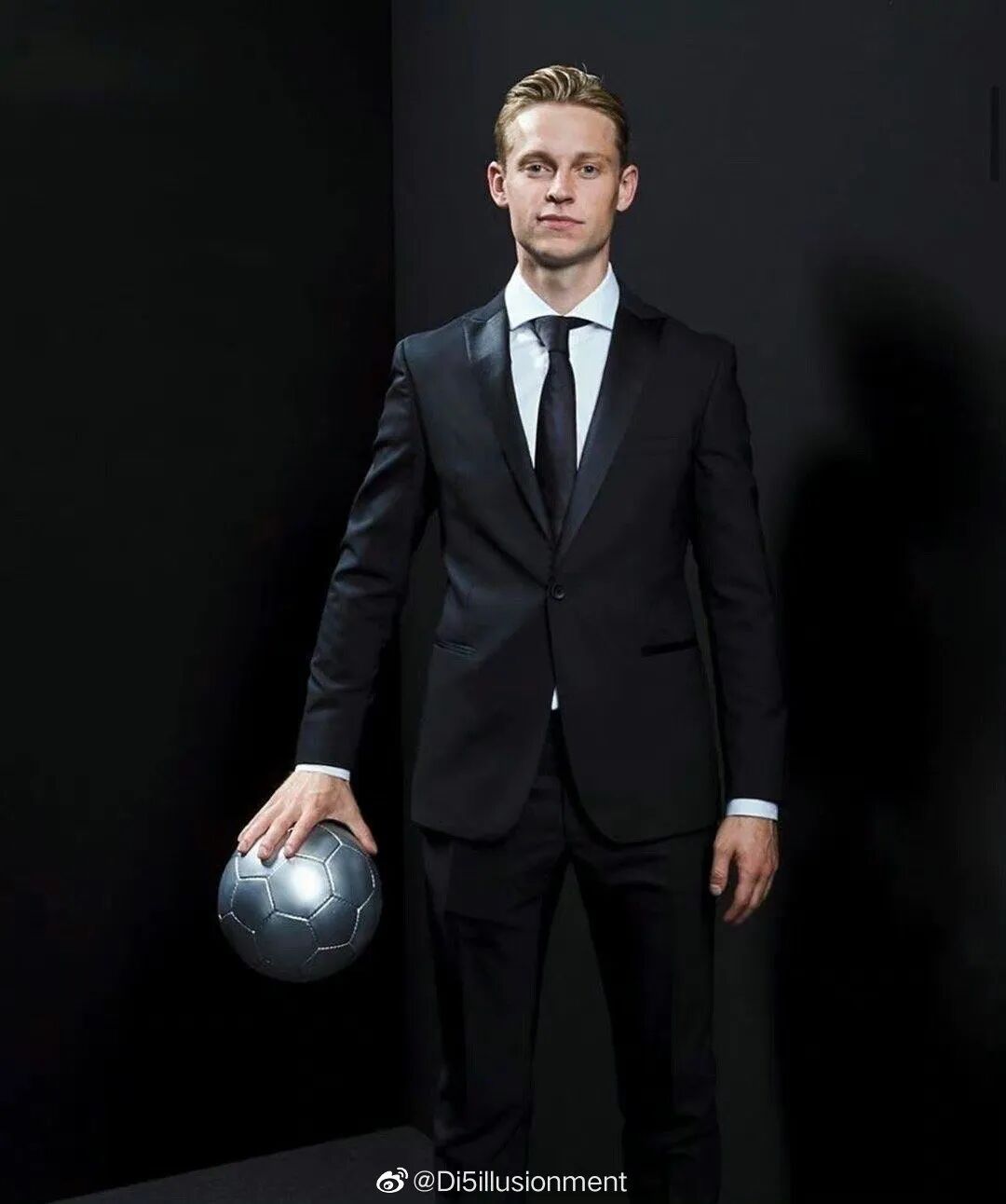 德容弗伦基·德容( de jong),1997年5月12日出生于荷兰阿克尔,荷兰