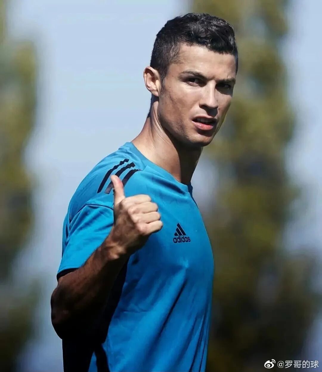 c罗dosc罗葡萄牙在此之前,我们先一起欣赏各国男模队下飞机的视频吧!