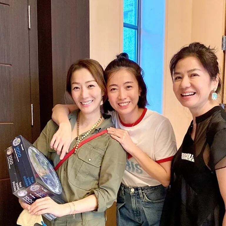 【女神】好飒的50岁！她自称“很爱搭配小姐”，女人有型比漂亮重要（组图） - 60