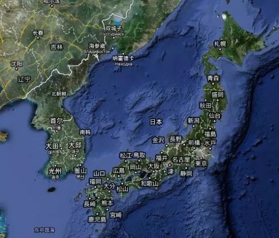 整個日本國土由北海道,九州,本州,四國這四個大島和眾多零星的小島