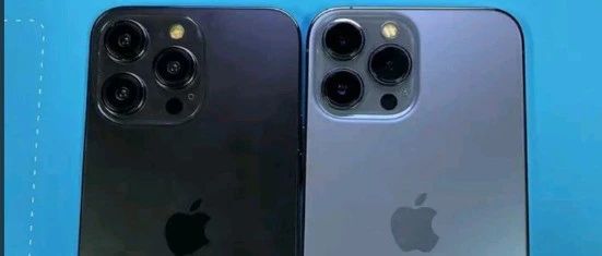 iPhone 14 Pro Max 机模对比图曝光，「叹号」屏亮眼，镜组凸起明显