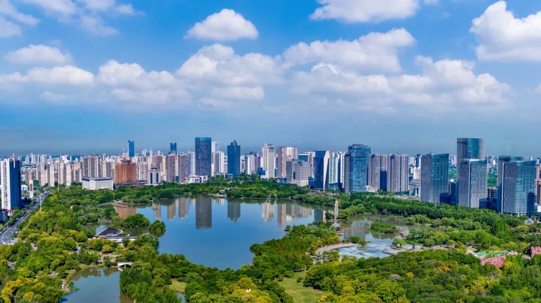 钵池山全景图徐昌政.jpg