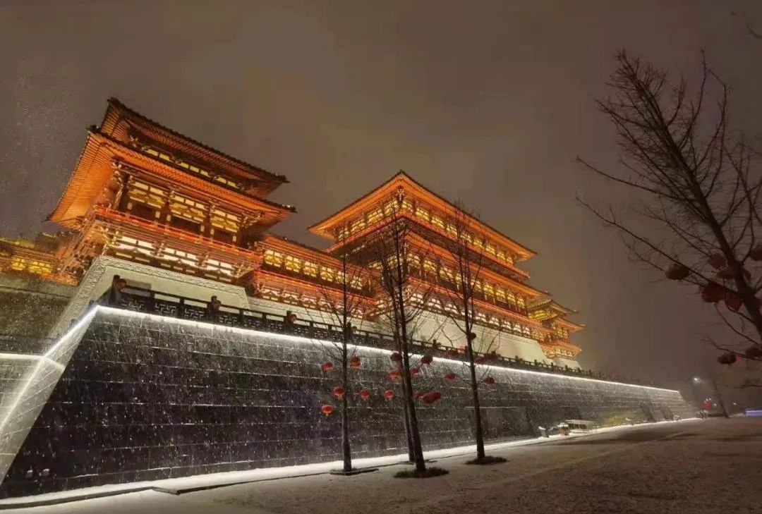 洛邑古城雪景图片