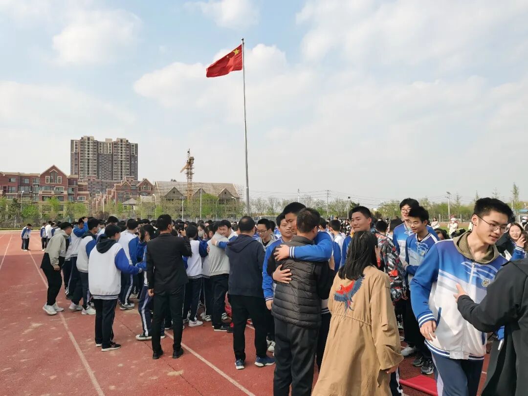 挑战极限为梦而战青岛市城阳八中2023年中考励志报告会顺利举行