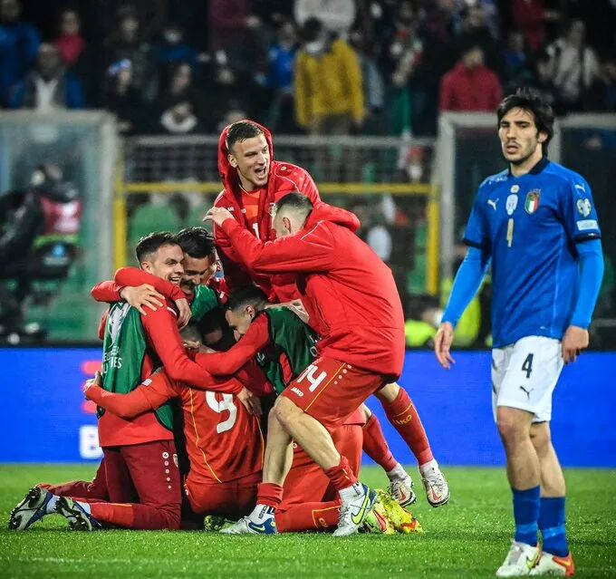 c罗参加2022世界杯吗_穆里尼奥参加c罗电影_2022年世界杯梅西和c罗