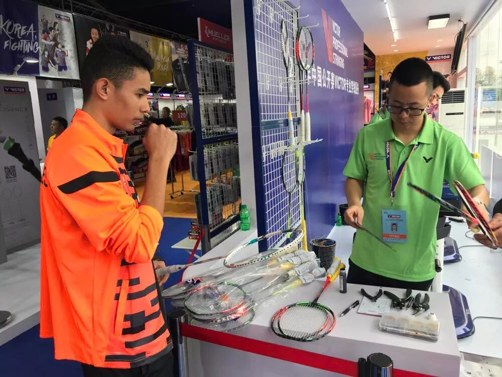 罗杰的父亲罗国辉年轻的时候是湖南队的一员,曾进入过国家队,退役后在