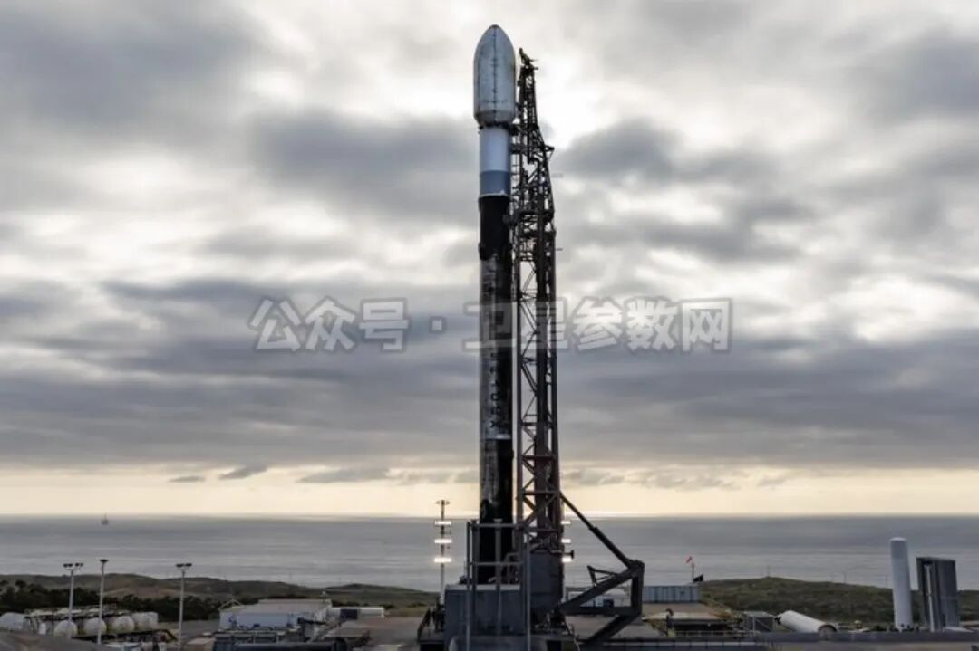 一箭45星！SpaceX夜空中发射Falcon 9，韩国卫星曾被迫放鸽子4年