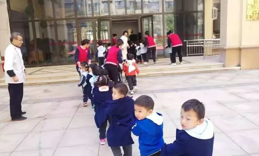 生命无小事,防患于未然——建平安校园、向暴力SAY NO 生命无小事,防患于未然——建平安校园、向暴力SAY NO