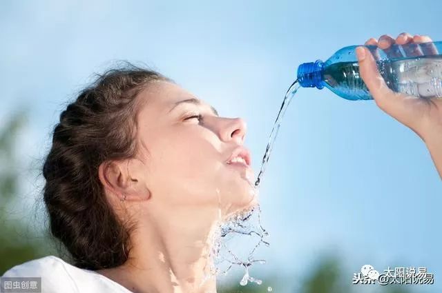 中医学：口干不欲饮水，究竟是什么原因引起的？
