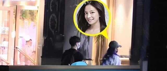 赵薇被爆新恋情？新男友是富二代摄影师？晚饭过后一同回家？