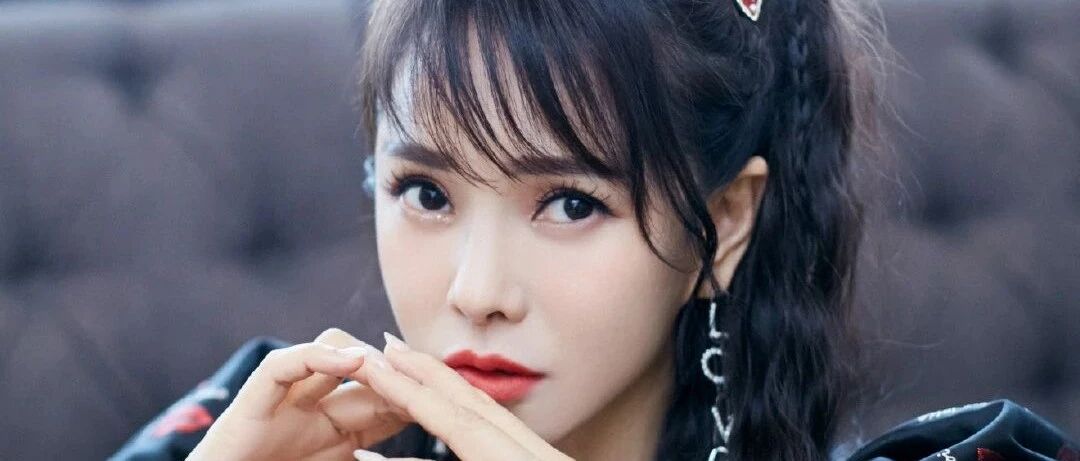 哈林点赞力援伊能静？全网遭黑！前任与现任两任老公却大方称赞她，网友：都怪她的嘴？