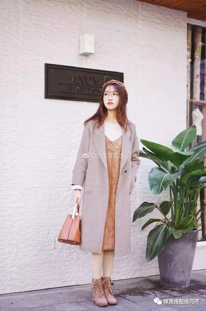 大衣搭配：放過羽絨服吧！2019年大衣+裙子才是王炸cp！想不美都難！ 時尚 第25張