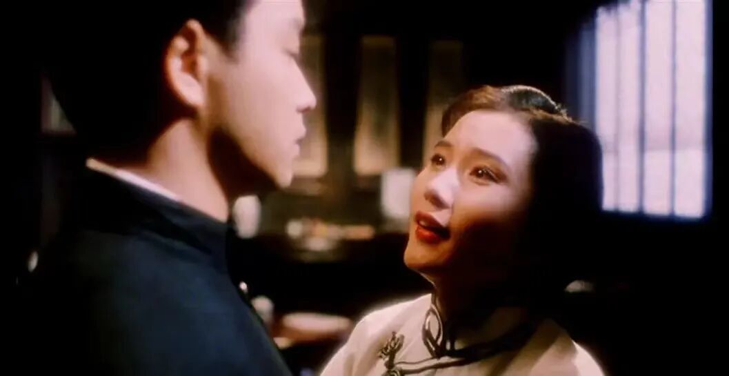 何赛飞个人简历_简历表格下载word格式 个人简历表_简历中个人业绩介绍