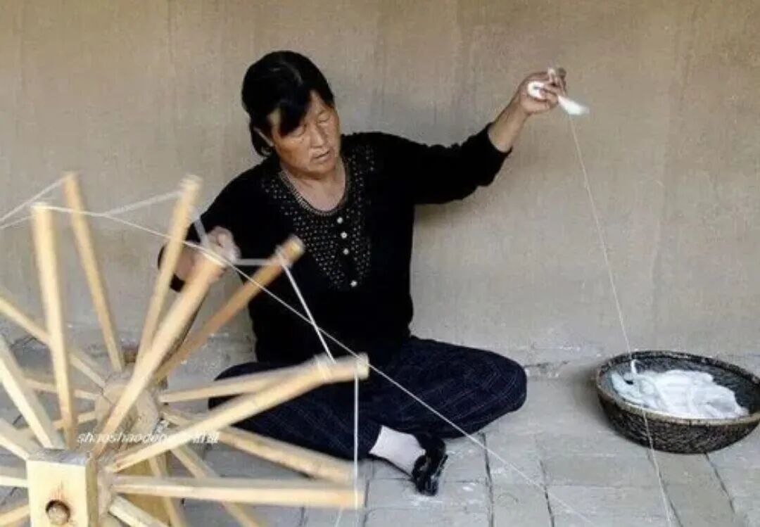 卷棉子怎么用搓捻子，纺棉线，弹棉花，你知道哪个？_https://www.jmylbn.com_新闻资讯_第4张