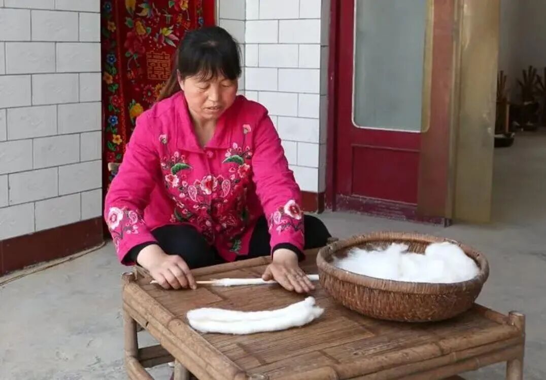 卷棉子怎么用搓捻子，纺棉线，弹棉花，你知道哪个？_https://www.jmylbn.com_新闻资讯_第3张