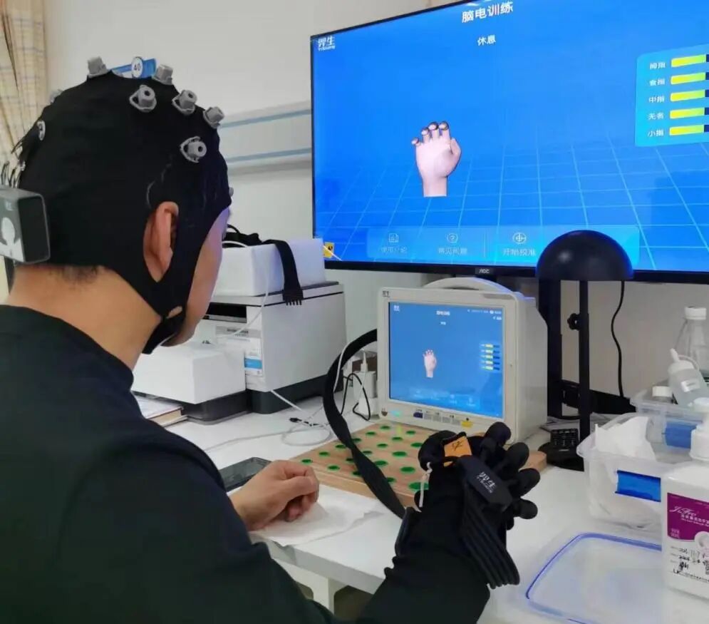 什么是康复机器人“意念操控”！脑机接口机器人助力脑卒中患者康复_https://www.jmylbn.com_新闻资讯_第7张