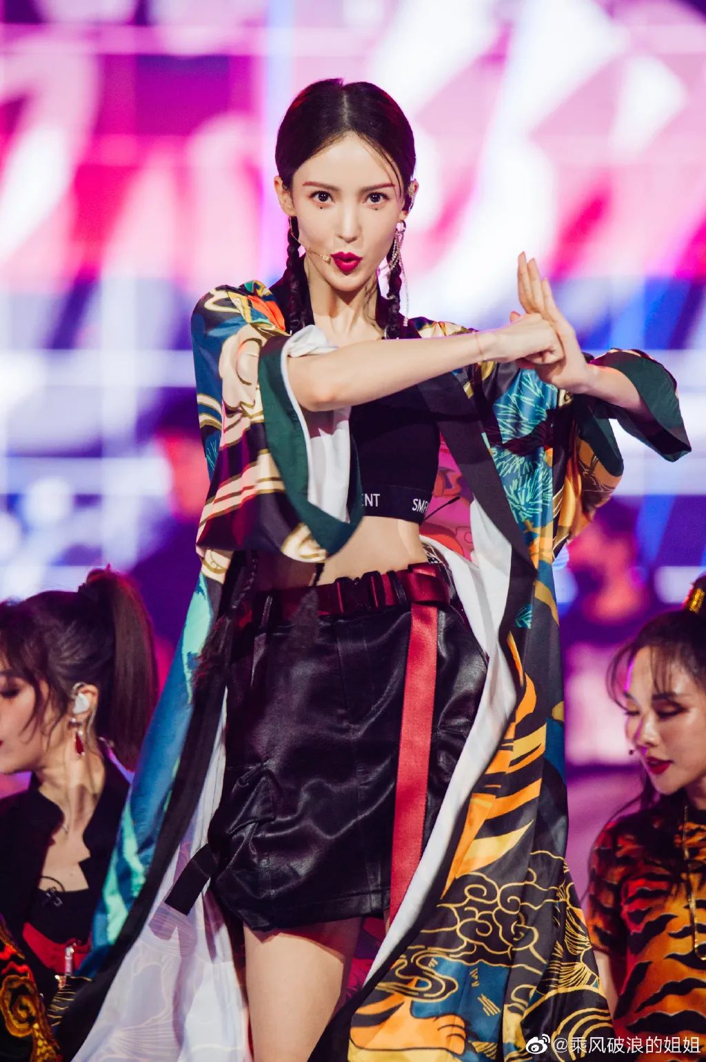 赚了48亿就是爽！短短5天，从穿Zara到穿Prada、让踩过她的人都道歉