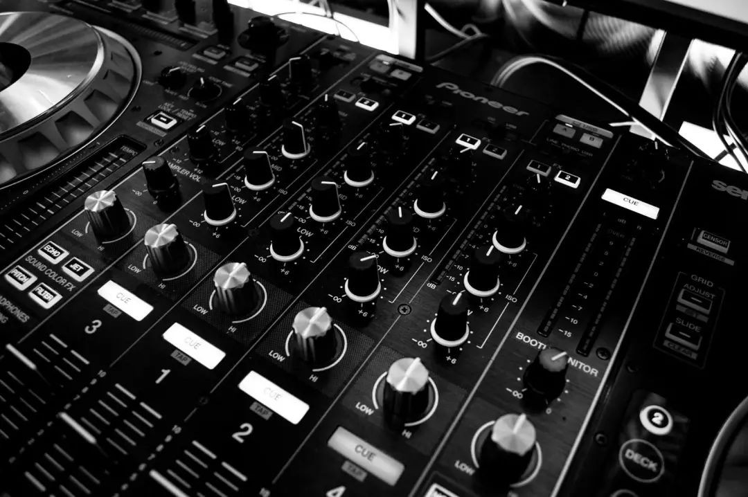 pexels-photo-63703.jpg
