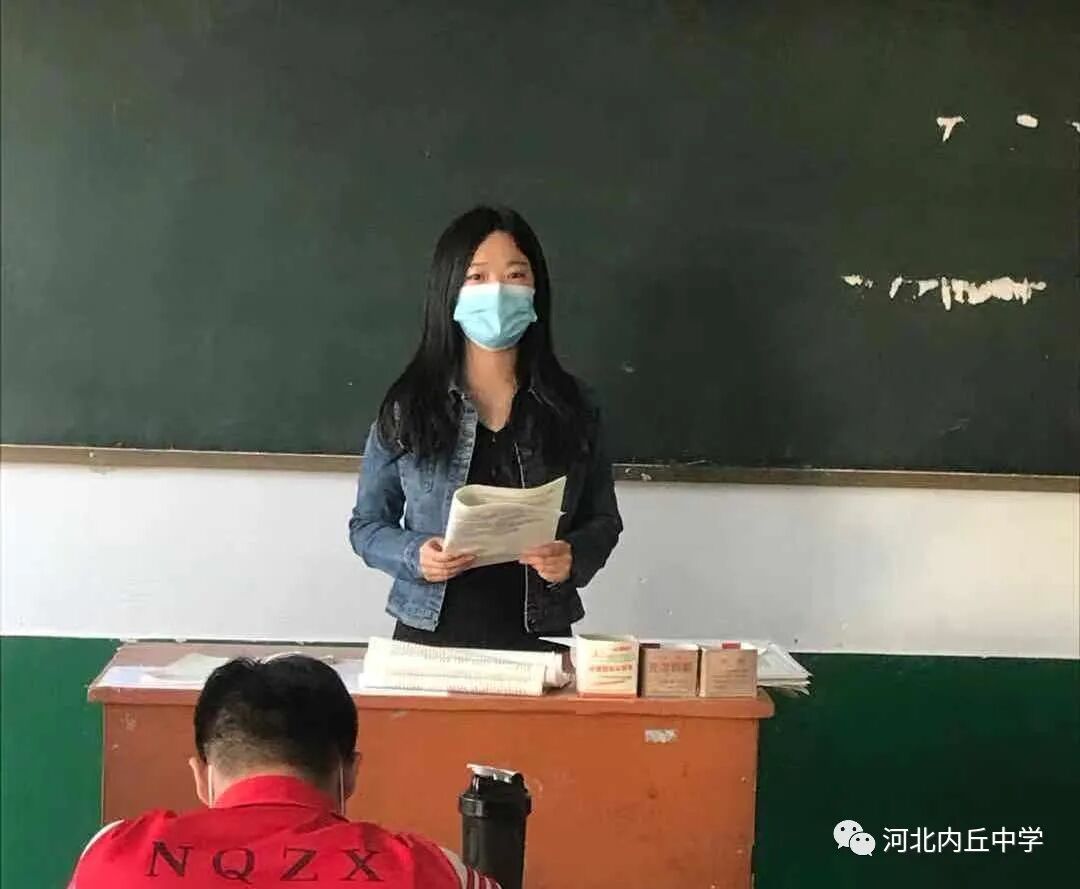石静,2017年毕业于河北师范大学文学院,同年进入内丘中学工作至今.