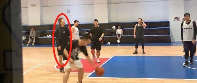 强啊！梦幻脚步+高难度上篮！蔡徐坤实战水平曝光！