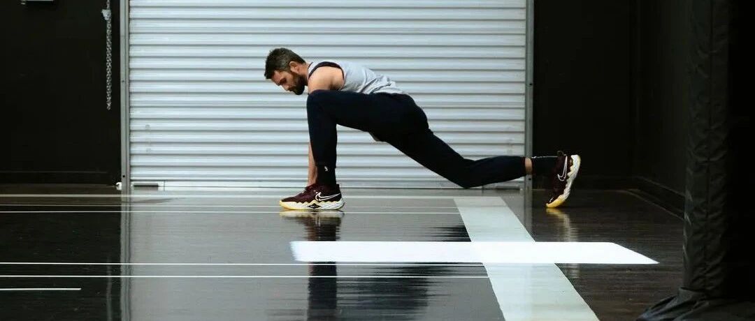 35+24+24+22！46年来第二人！不装了，要单换威少