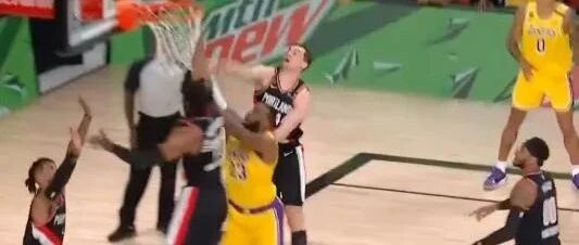 惨！9800万顶薪变底薪！场均16+14+3的盖帽王！效率直追詹姆斯