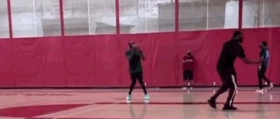 卧槽好瘦！哈登再进化！这样的他，好久不见