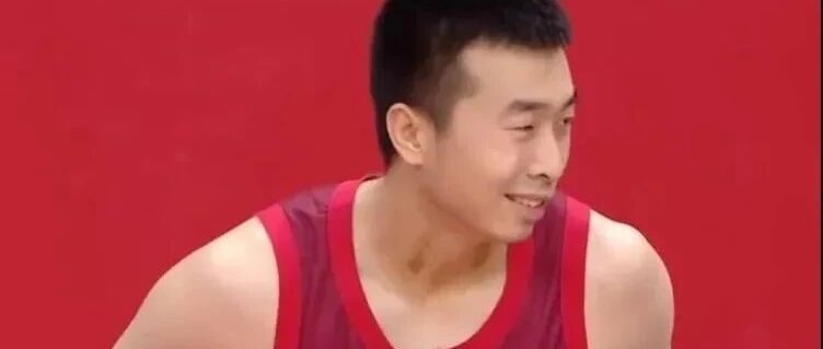 伸腿！肘击！2场3次伤人！这是在打球？