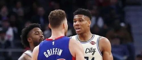 惨！一年前媲美字母哥詹姆斯！现在一个首轮都不配！