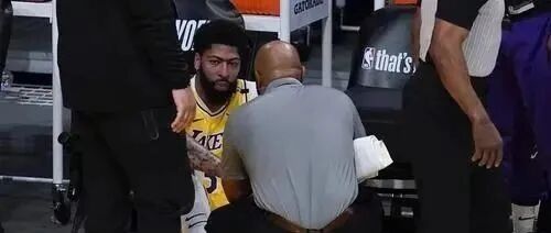 浓眉曝出致命隐患！湖人最担心的事情来了