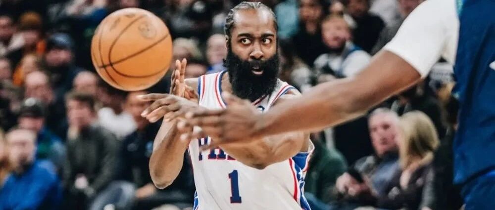 首秀就炸！27+12+8+35！哈登这表演历史独一份啊