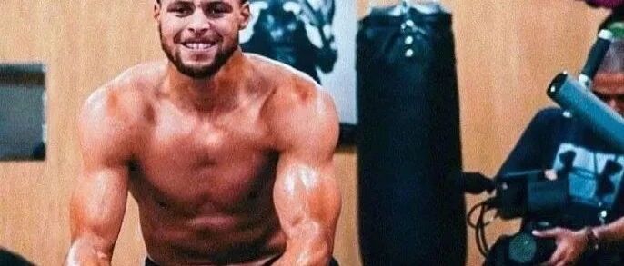 卧槽好壮啊！32岁再进化！库里这样下去离尿检不远了！