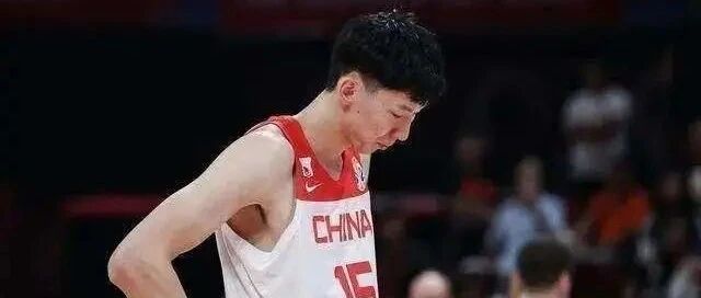 三核心退出！周琦手术，男篮再遭打击