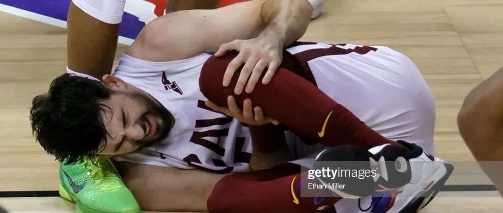 膝盖重伤！这下，他的NBA生涯基本结束了