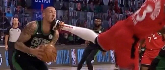 内讧？踹脸！全场0分被弃用！离退役不远了