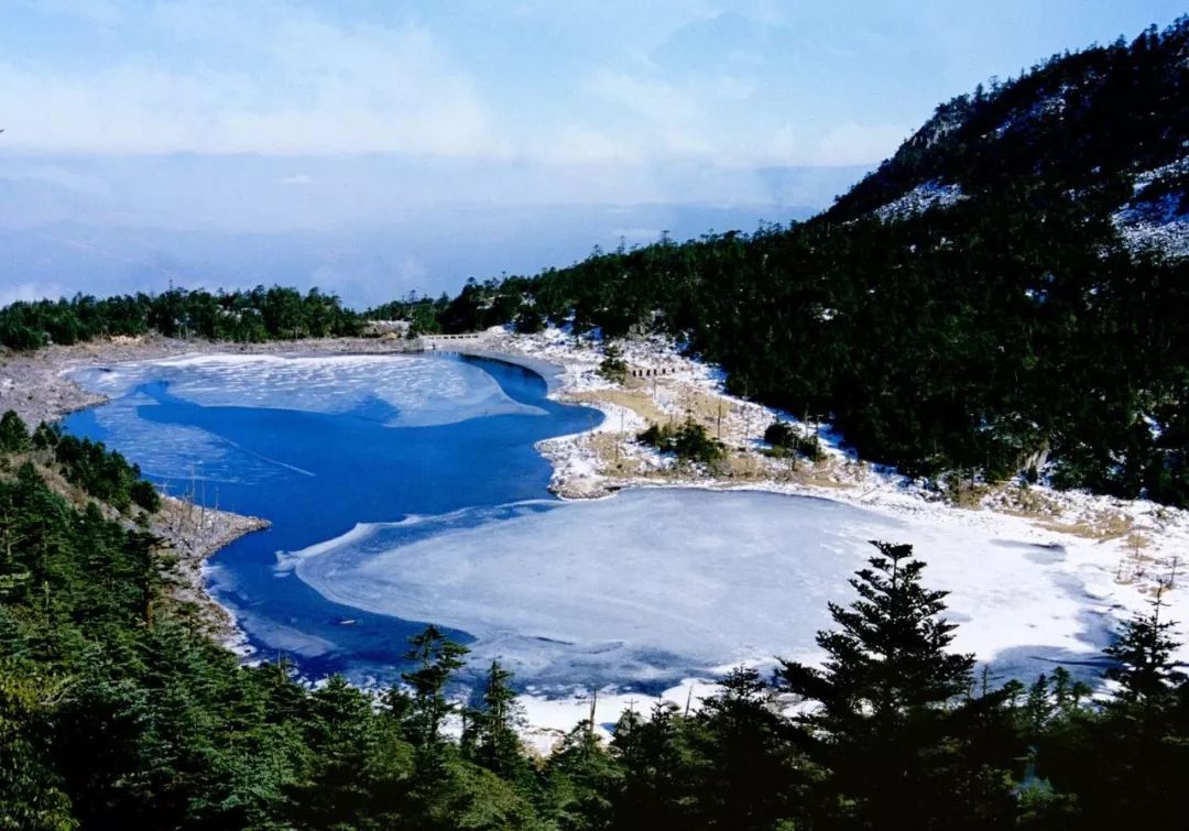 螺髻山风光秀丽螺髻山九十九里温泉瀑