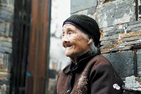 【健康】原來長壽秘訣就是:一清二白四個好!90%的人都不知道