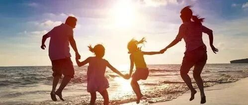 父母在孩子一生中扮演四种角色