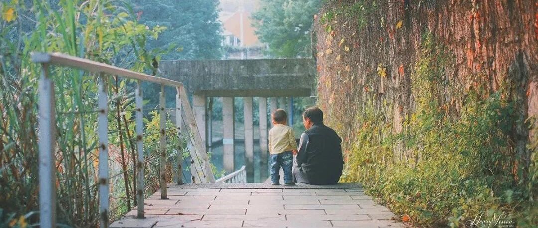 当孩子情绪失控时，这9种沟通方式最有效！