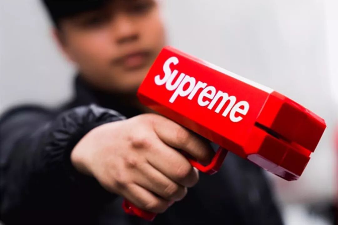 18 年 Supreme 那条充满野心的路 应该怎么走 Steppy潮流周志微信公众号文章