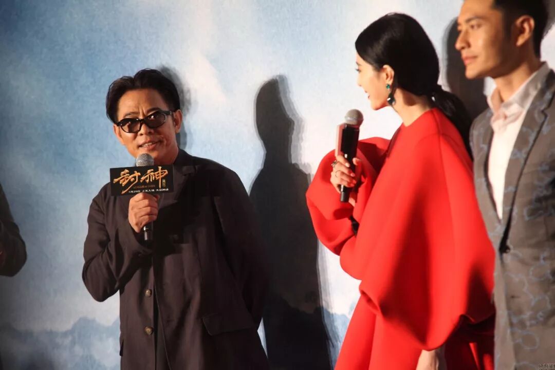 救世主李连杰电影_电影李连杰救世主在线观看_电影李连杰救世主的奖