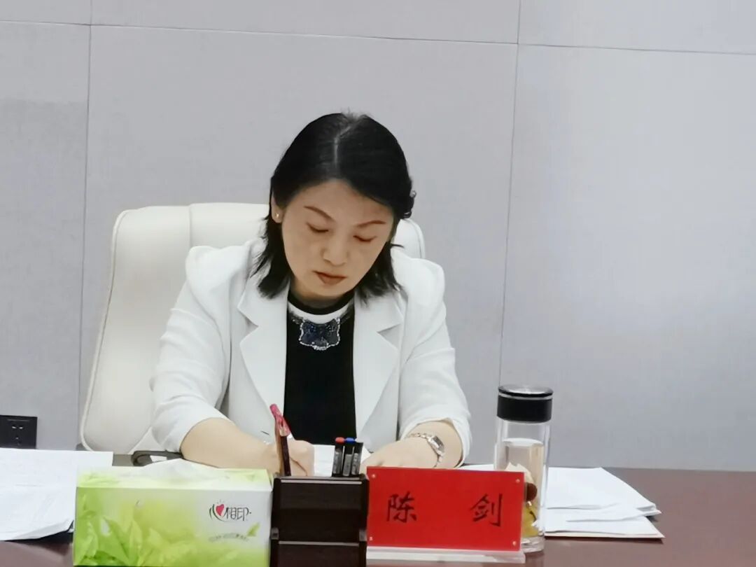 旅游局党组书记,局长袁晓宁同志解读了假日旅游市场部门工作责任清单