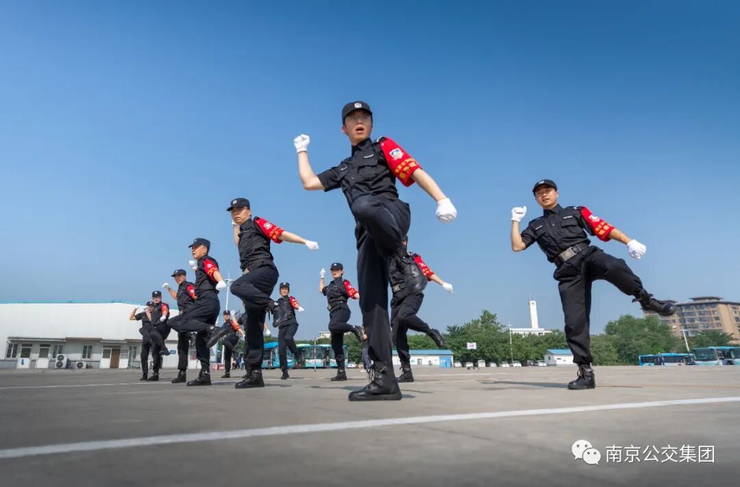 乘务巡检突击队军体拳展示