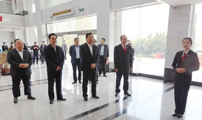 邵士官到市中级人民法院调研