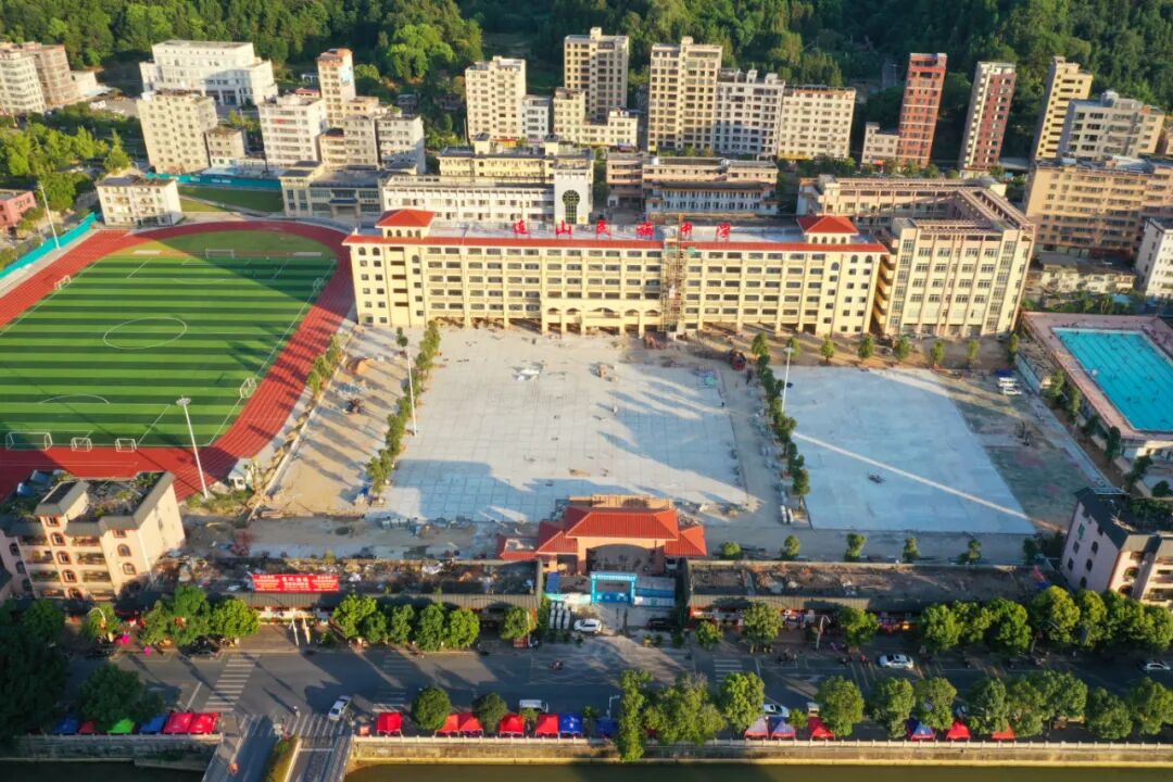 60年60瞬间丨连山民族中学建成办学_南方网