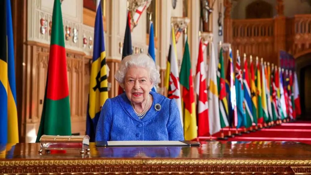 哈里梅根想带美国“圣母”推翻英国王室？他们对女王底蕴一无所知（组图） - 21