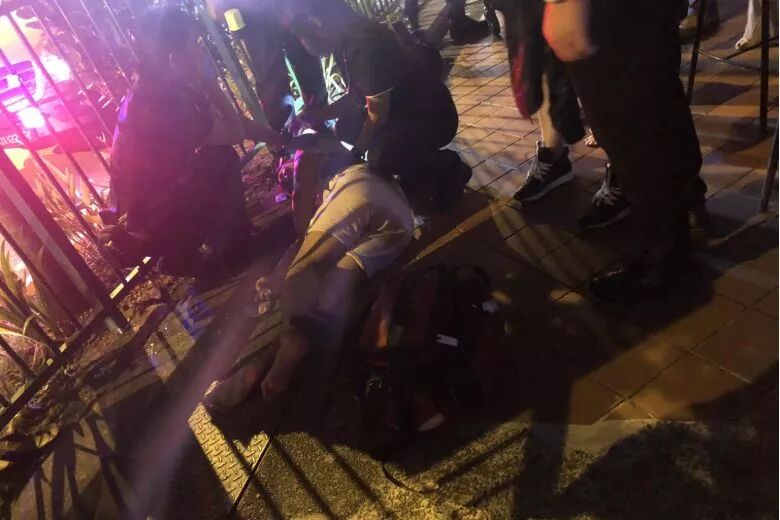 丹戎巴葛深夜有团伙打架闹事,已有2人受伤送院,仍有1人在逃!