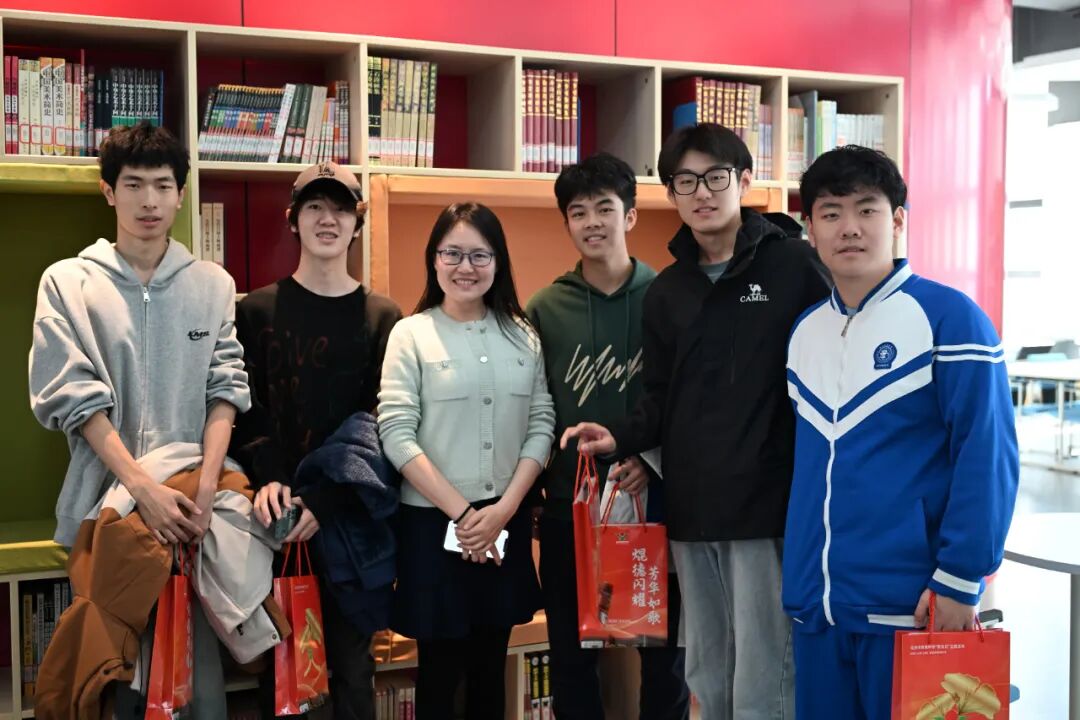 焜德闪耀,芳华如歌