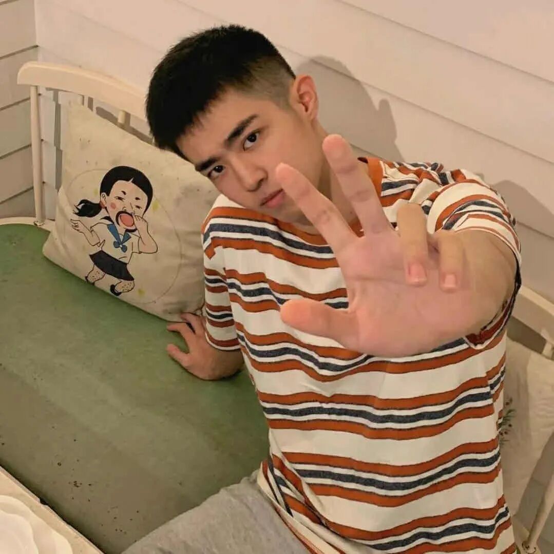 这么帅的00后,算校草吗?