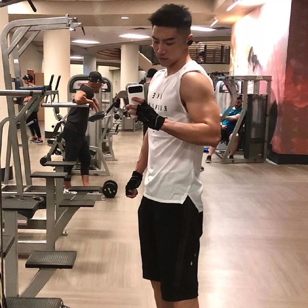 攻气十足的短发筋肉帅哥 可 全世界不如一个你 微信公众号文章阅读 Wemp